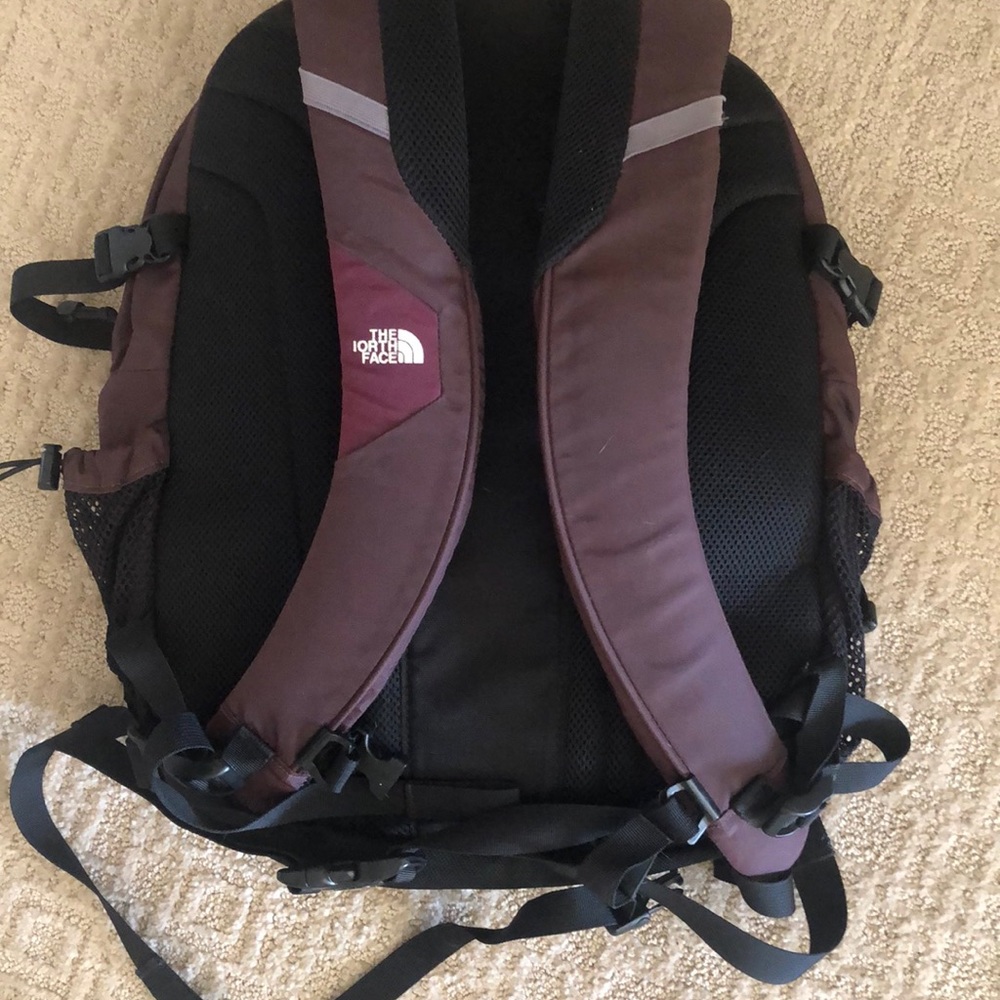 SOLD The North Face Back Pack - Picture 3 of 5